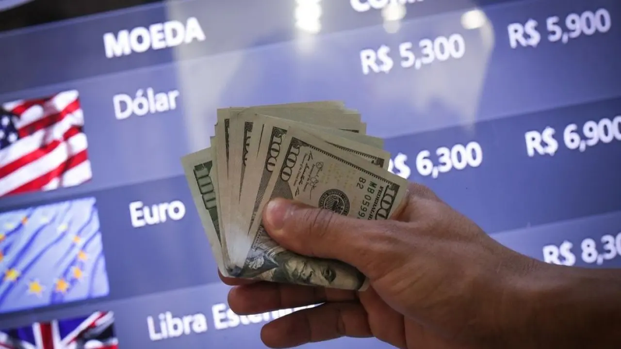 حركة أسعار العملات في الأسواق الفلسطينية خلال تعاملات يوم 8 مارس 2026